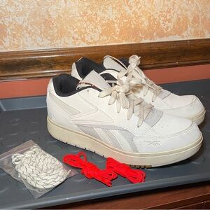 Reebok Classic Beige Sneakers with Pink and White Laces